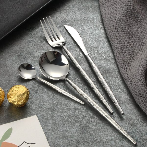 Silver heart bark patterned cutlery set